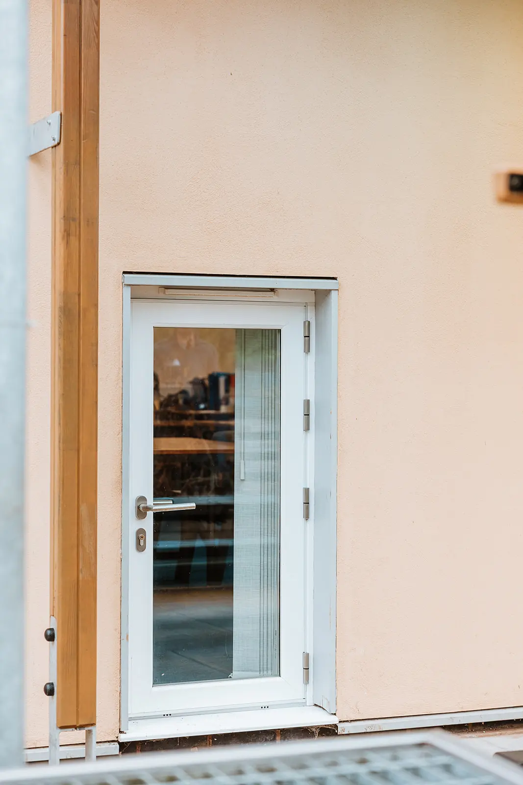 Exterior door detail - Longden school - Classroom extension