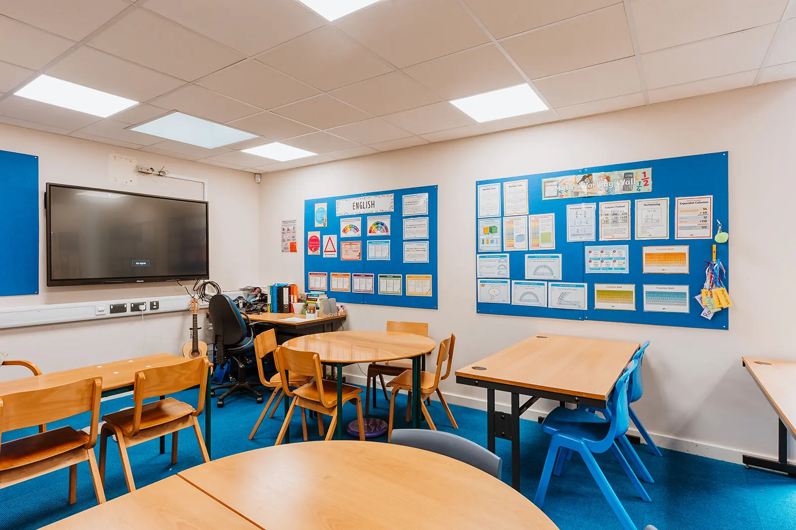Classroom teaching wall - Longden school - Classroom extension