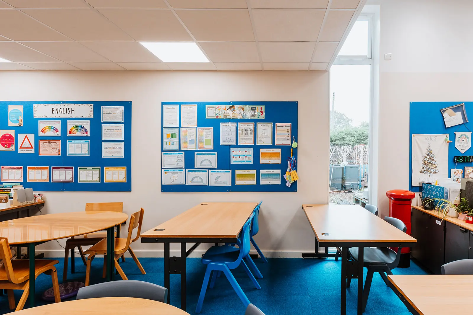 Classroom display wall - Longden school - Classroom extension