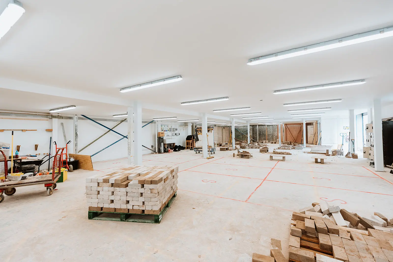 Brick workshop wide - Shrewsbury Colleges Group - Full internal fit out