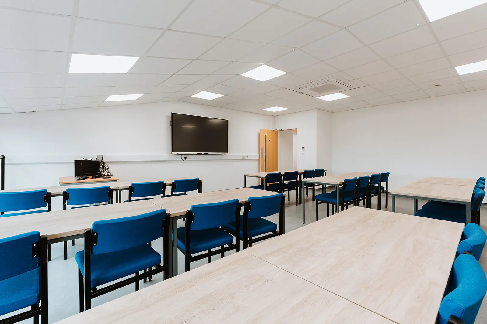 Classroom screen and door - Shrewsbury Colleges Group - Full internal fit out