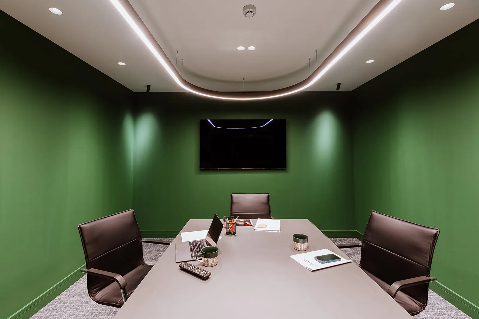 Meeting room wide - SMC Custom installs - Mezzanine offices