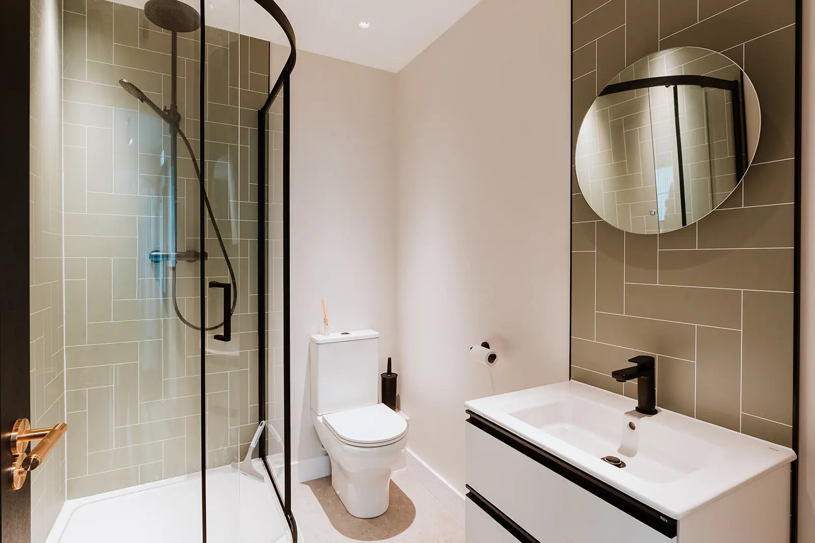 Washroom shower - SMC Custom installs - Mezzanine offices